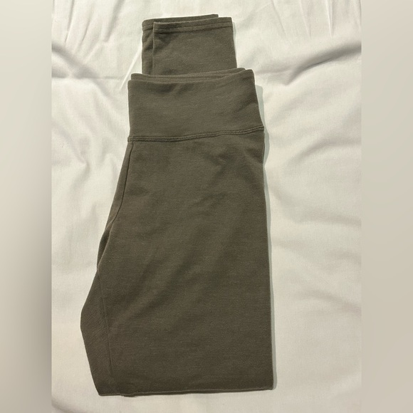 Aerie Navy Green Leggings! Looks brand new! - Picture 2 of 3